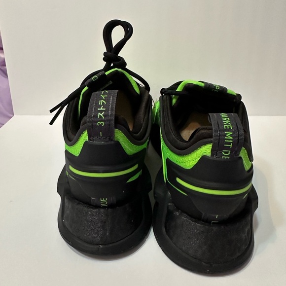 NIB Adidas Mens Green and Black Sneakers size 8.5 Women’s 10 NMD_V3 - Picture 6 of 10